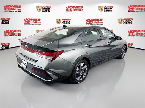 Used 2025 Hyundai Elantra Sport FWD image 15