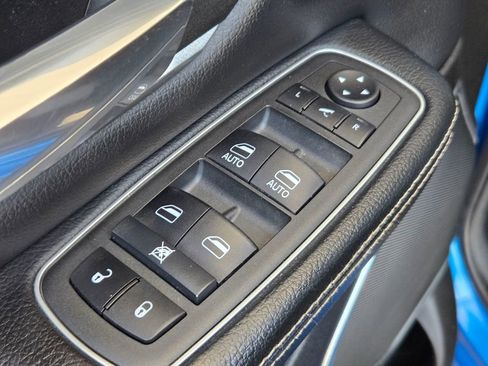 Used 2022 RAM 1500 Laramie AWD/4WD image 12