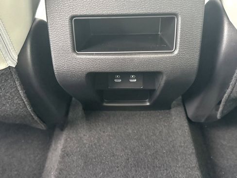 New 2025 Mitsubishi Outlander SE image 23