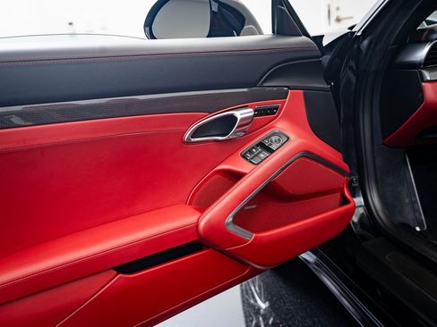 Used 2015 Porsche 911 Turbo S image 17