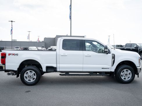 New 2026 Ford F350 XLT w/ XLT Premium Package AWD/4WD image 11