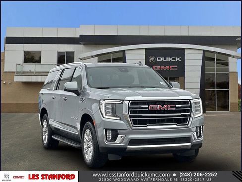 Used 2024 GMC Yukon XL SLT w/ SLT Premium Package image 8