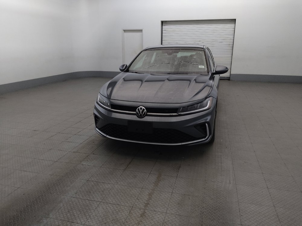 Used 2025 Volkswagen Jetta SE FWD image 15