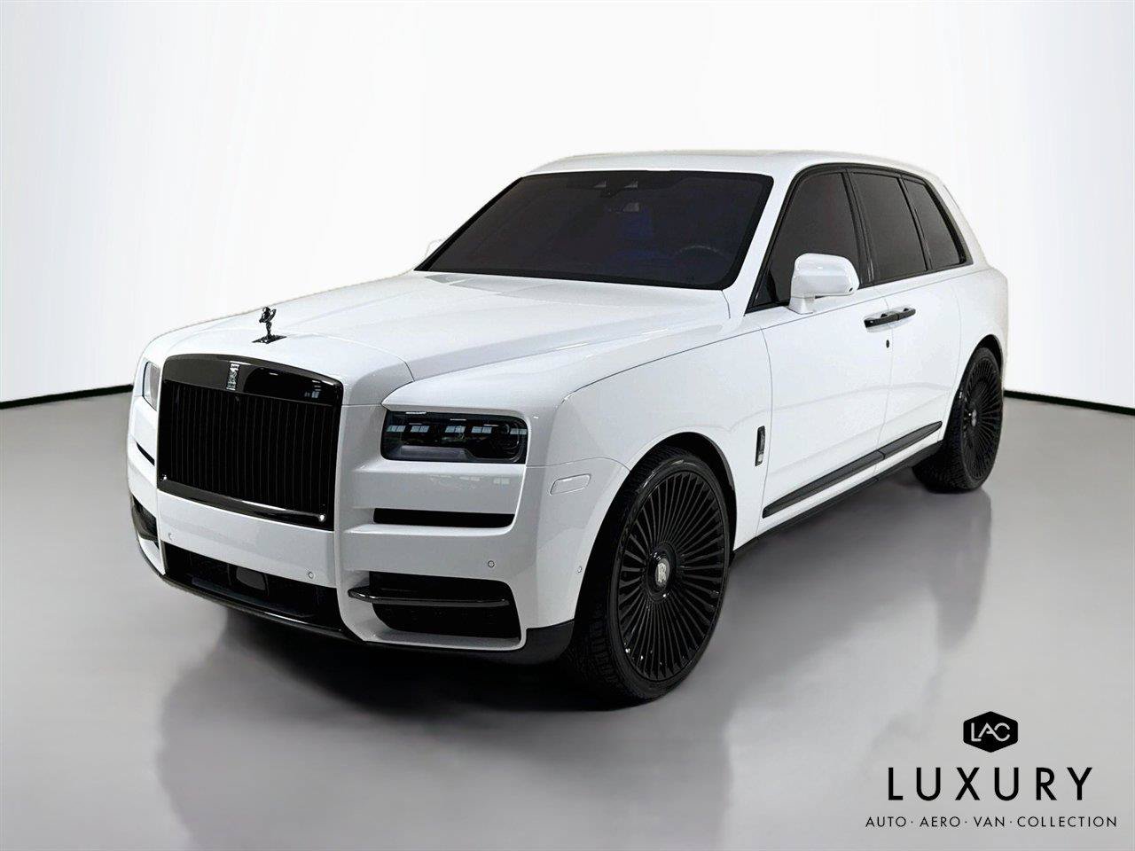 Used 2023 Rolls-Royce Cullinan Black Badge w/ Dark Exterior Package AWD/4WD image 8
