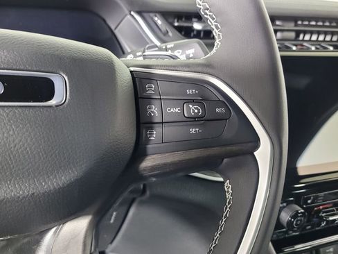 New 2025 Jeep Grand Cherokee Limited image 18