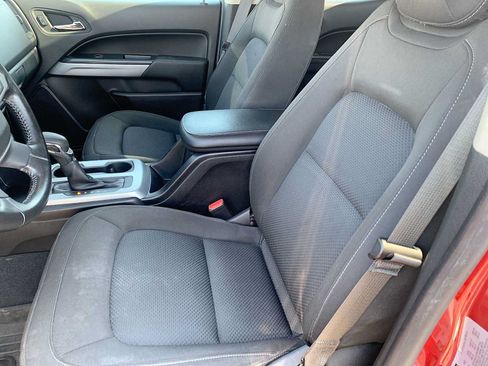 Used 2022 Chevrolet Colorado LT w/ LT Convenience Package AWD/4WD image 17