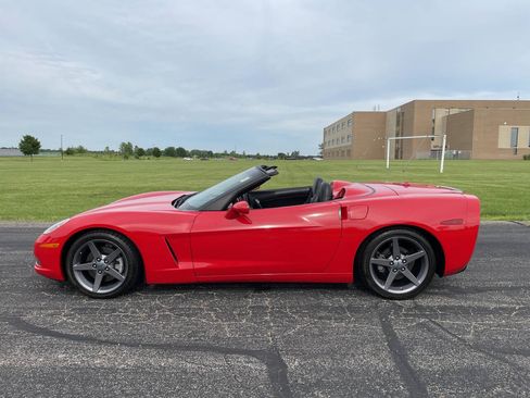 Used 2005 Chevrolet Corvette Convertible w/ Preferred Equipment Group RWD image 69