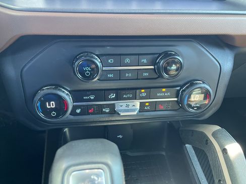Certified 2024 Ford Bronco Outer Banks AWD/4WD image 23