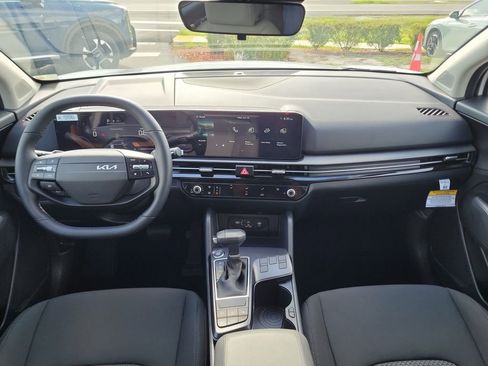 New 2026 Kia Sportage LX FWD image 17