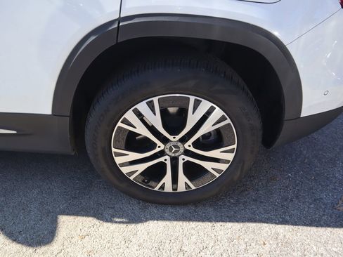 Certified 2025 Mercedes-Benz GLB 250 image 9