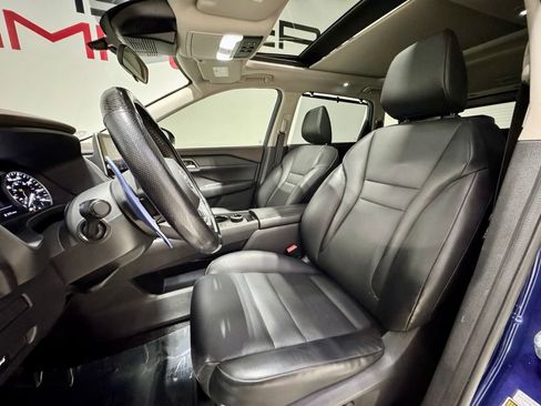 Used 2021 Nissan Rogue SV w/ Premium Package image 8