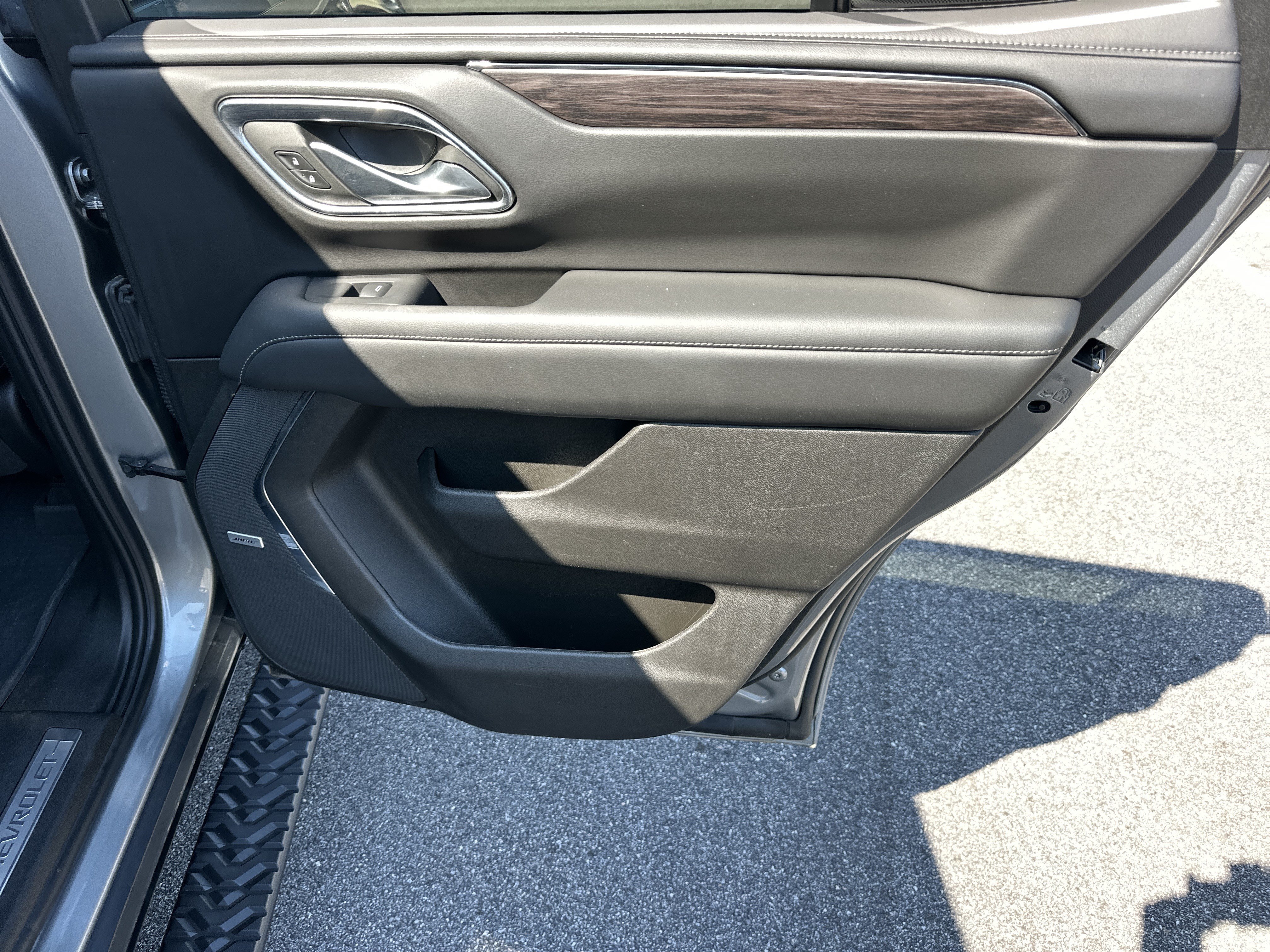 Certified 2023 Chevrolet Tahoe Z71 w/ Luxury Package AWD/4WD image 17