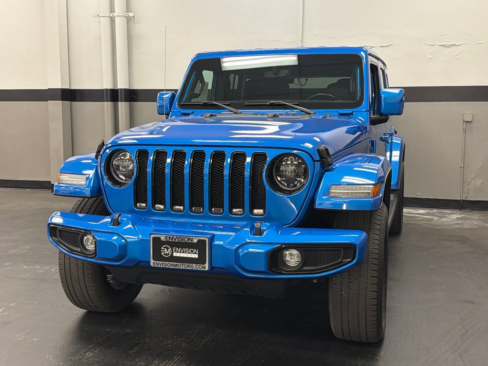 Used 2023 Jeep Wrangler Unlimited Sahara AWD/4WD image 5