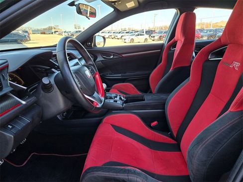 Used 2018 Honda Civic Type R image 9