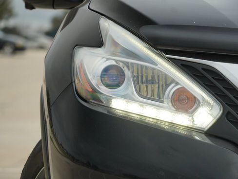 Used 2017 Nissan Murano Platinum image 2