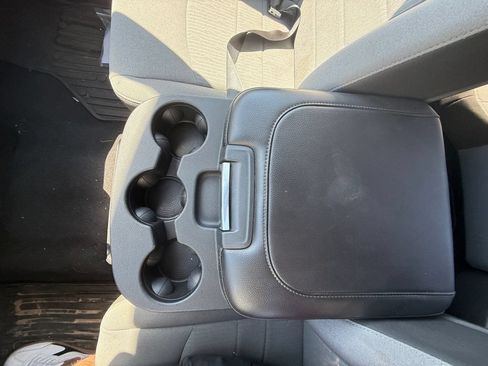 Used 2022 RAM 1500 Classic SLT AWD/4WD image 31