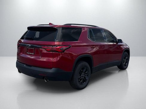 Used 2023 Chevrolet Traverse LT FWD image 5