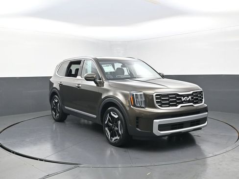 Used 2024 Kia Telluride S w/ S Sunroof Package AWD/4WD image 3