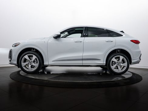 Certified 2025 Audi Q5 Premium Plus w/ Premium Plus image 6