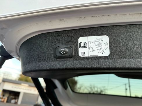 Used 2019 Ford Escape Titanium AWD/4WD image 25