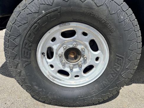 Used 2004 Chevrolet Silverado 2500 LS RWD image 16