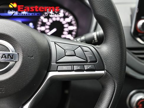 Used 2022 Nissan Altima 2.5 SV FWD image 16