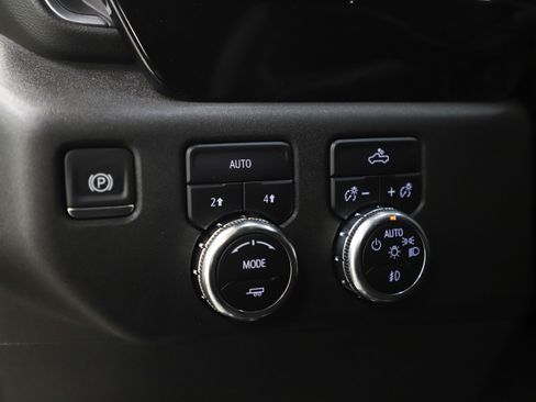 Used 2024 GMC Sierra 1500 Elevation image 26
