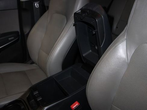 Used 2017 Hyundai Santa Fe Sport image 17