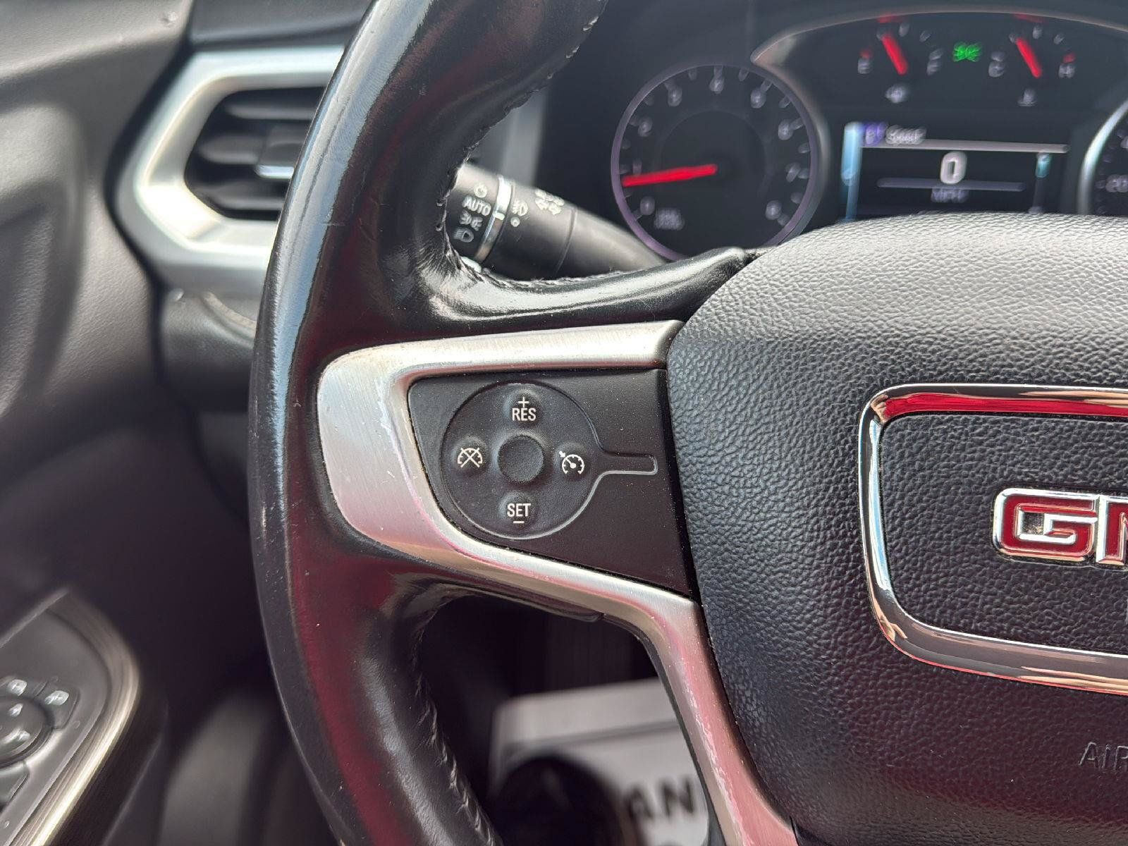 Used 2019 GMC Acadia SLT AWD/4WD image 11