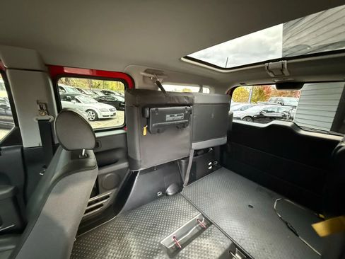 Used 2005 Honda Element EX image 17