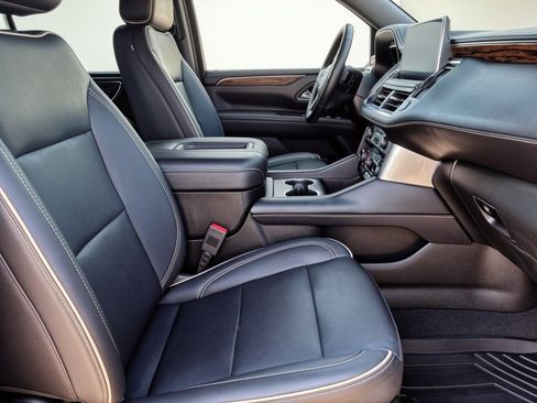 Used 2023 Chevrolet Tahoe Premier RWD image 30