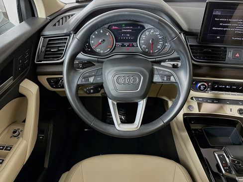 Used 2023 Audi Q5 2.0T Premium w/ Convenience Package image 5