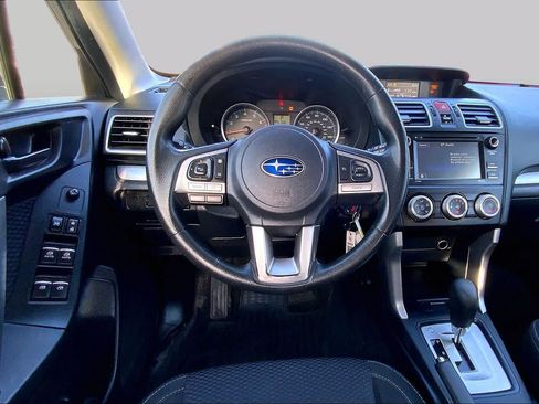 Used 2018 Subaru Forester 2.5i w/ Alloy Wheel Package AWD/4WD image 6