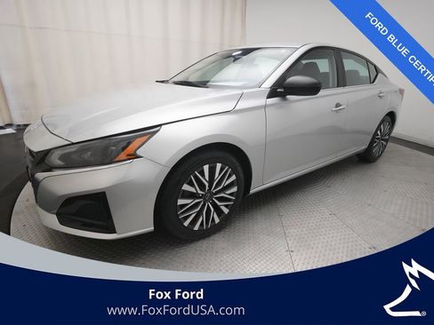 Used 2024 Nissan Altima 2.5 SV FWD image 1