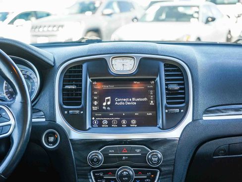 Used 2021 Chrysler 300 Touring image 11