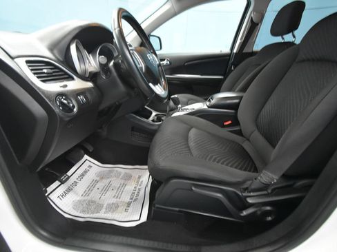 Used 2018 Dodge Journey SXT w/ Connectivity Group FWD image 6