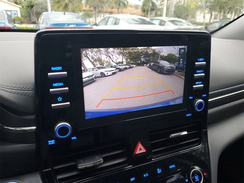 Used 2021 Hyundai Ioniq SE image 26