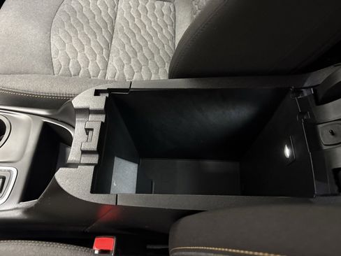 Used 2018 Chevrolet Equinox LT image 17