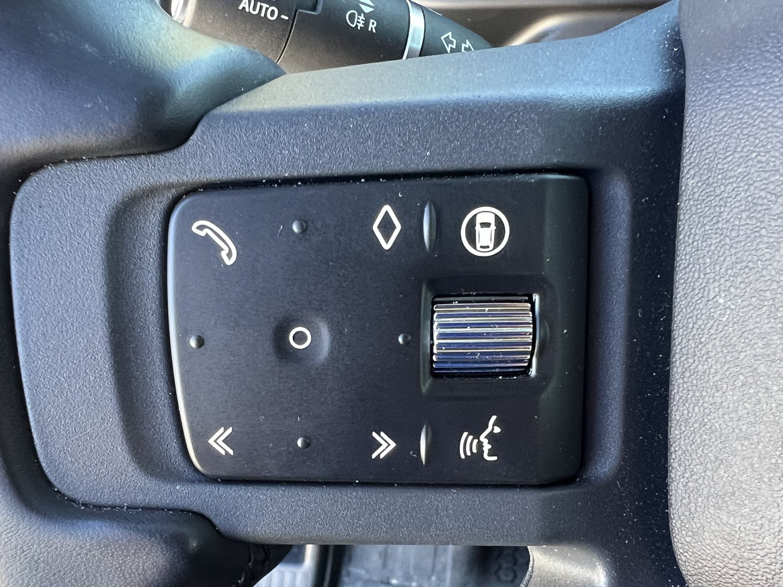 Used 2025 Land Rover Defender 110 S AWD/4WD image 18