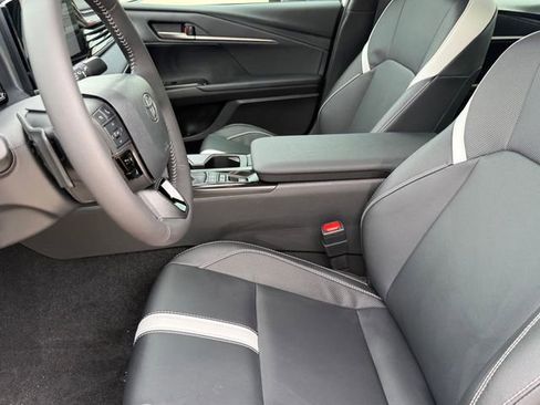 Used 2026 Toyota Camry SE w/ Convenience Package image 13