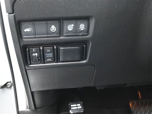 Used 2019 Nissan Armada Platinum w/ Captain's Chairs Package image 20