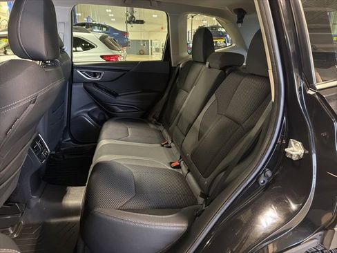 Used 2023 Subaru Forester Premium image 12