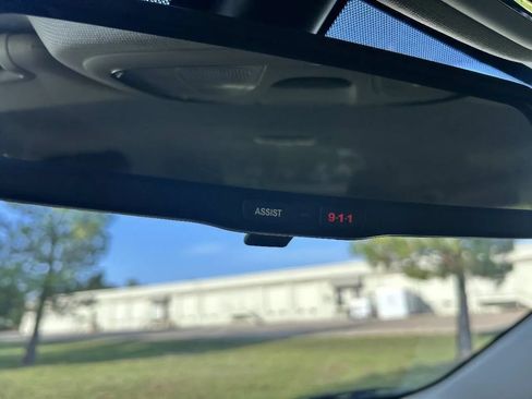 Used 2017 Jeep Cherokee Latitude w/ Safety/Convenience Group AWD/4WD image 28