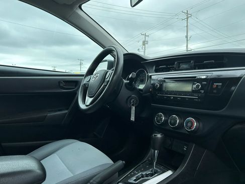 Used 2015 Toyota Corolla L FWD image 24