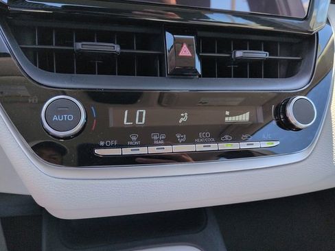 Used 2026 Toyota Corolla LE image 22