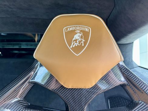 Used 2024 Lamborghini Huracan Sterrato image 37