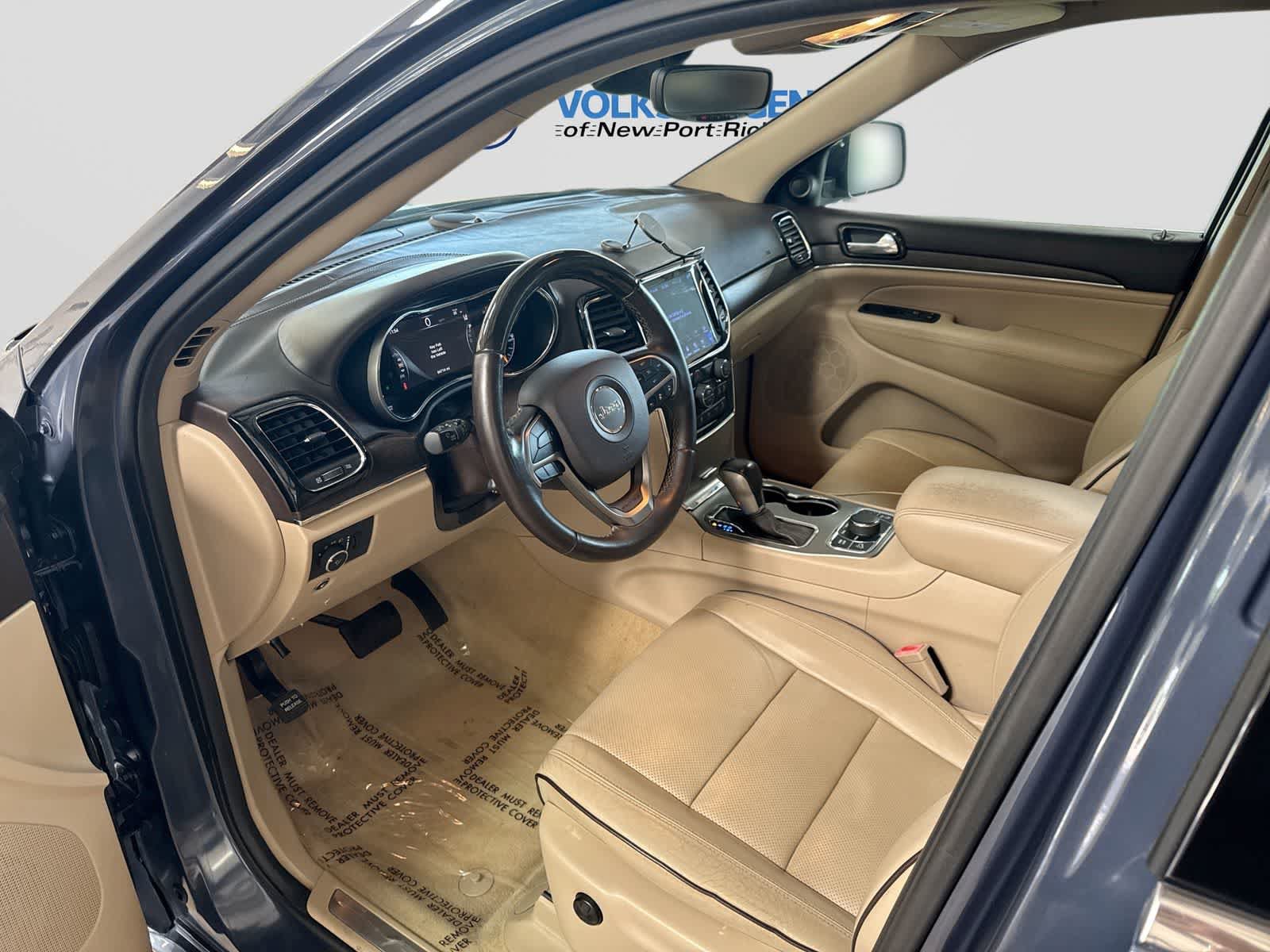 Used 2019 Jeep Grand Cherokee Overland AWD/4WD image 10