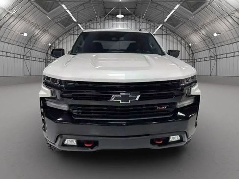 Used 2019 Chevrolet Silverado 1500 LT Trail Boss image 2