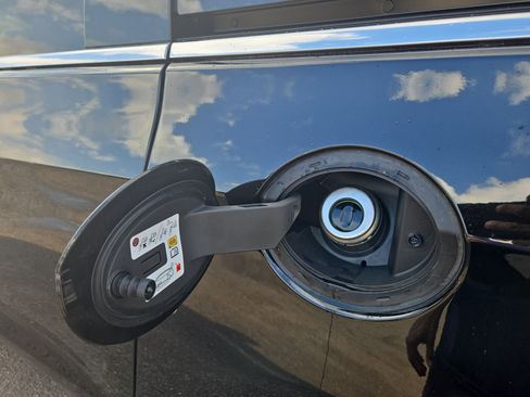 New 2026 Chrysler Pacifica Limited image 10