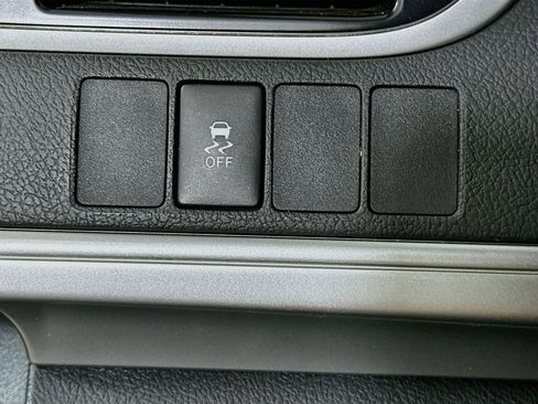 Used 2012 Toyota Camry SE FWD image 16